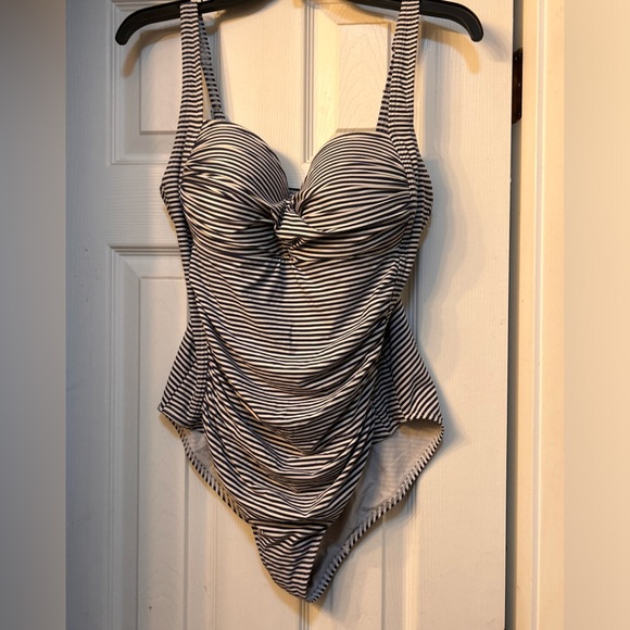 NipTuck Striped navy white Swimsuit size 12 - Picture 2 of 6